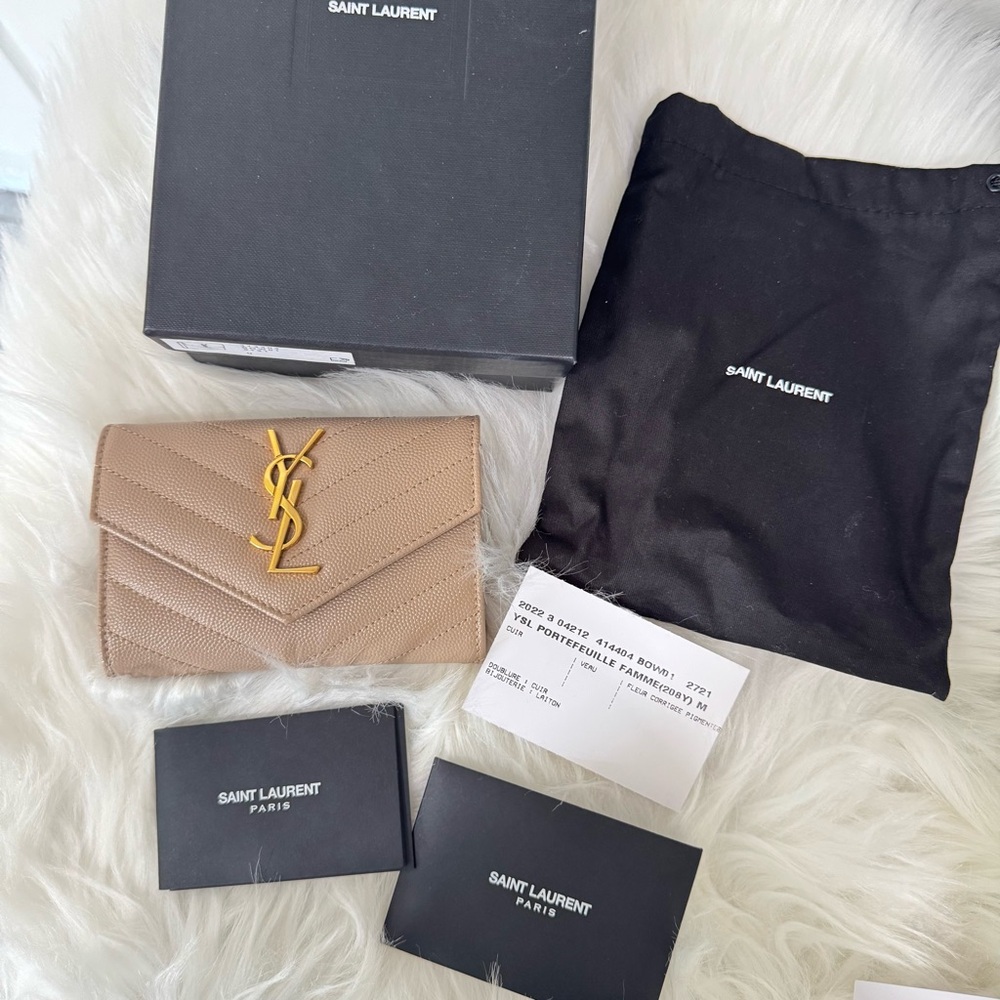 YSL Saint Laurent Small Monogram Envelope Wallet - Picture 11 of 14